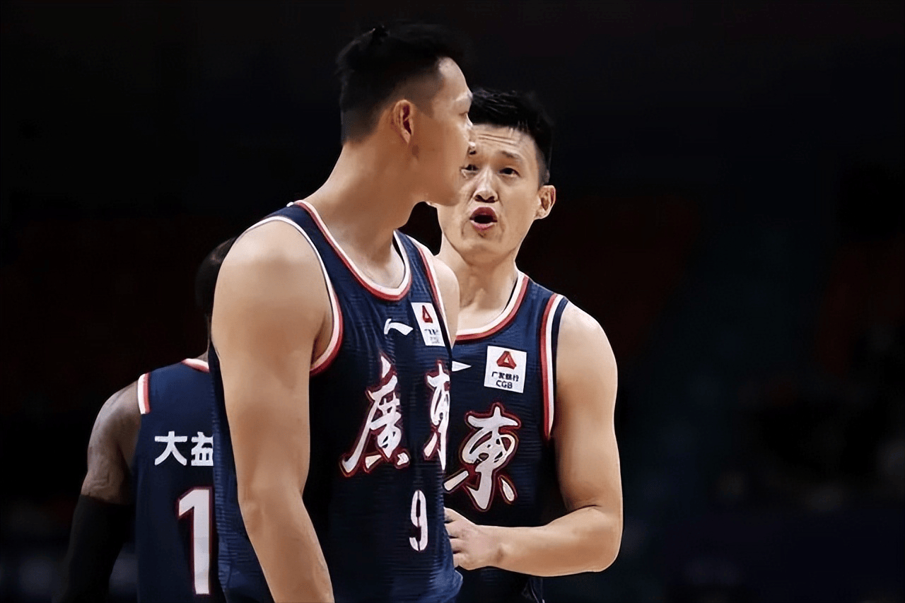 费耶诺德发布备战花絮；冲刺阶段复出首秀；CBA季后赛任务艰巨；赛季目标并未改变的简单介绍-亚博平台